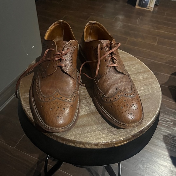 MEN'S WINGTIP SHOES - Picture 1 of 3